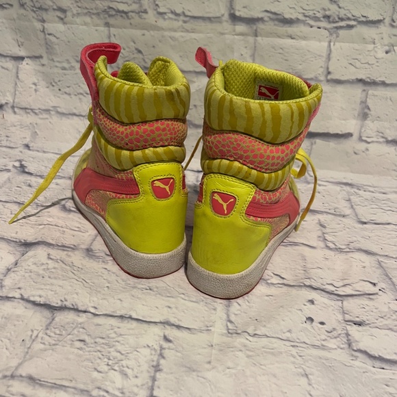 PUMA | Fluorescent Yellow Sky Wedge Reptile Sneaker Size 6 - Picture 7 of 7